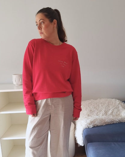 Come Back To You Blend Sweater in red with Come Back To You chest print