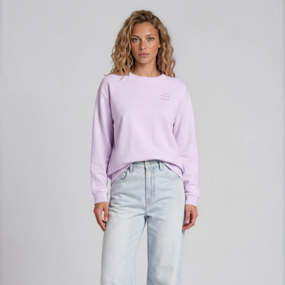 Luxo Recycled Sweatshirt in lavender with Luxo É Não Viver Cansado back print